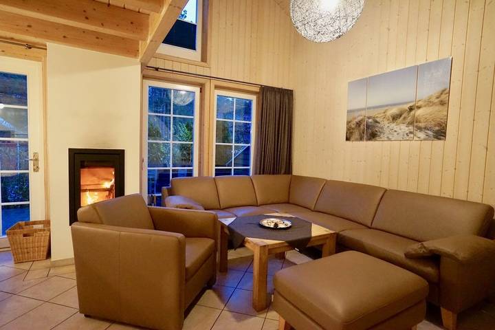Ferienhaus für 6 Personen, mit Whirlpool und Terrasse sowie Sauna