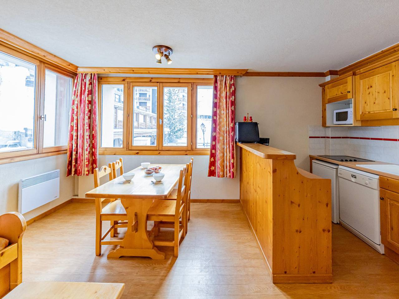 Entire studio, Studio 26m², 4 pers, at the foot of slopes and shops in Saint-François-Longchamp, Le Grand Domaine