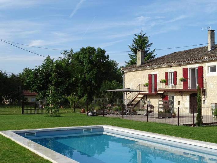 Gîte pour 2 personnes, avec terrasse ainsi que jardin et piscine à Cahuzac-sur-Vère - 2