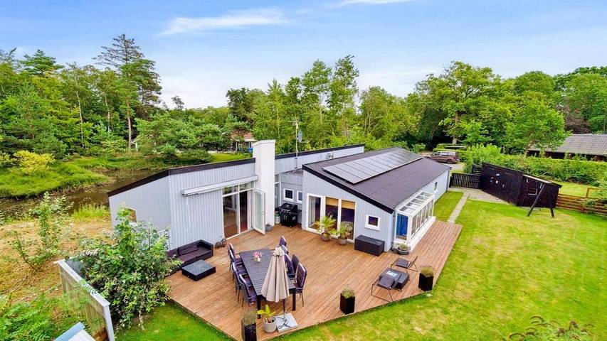 Ferienhaus für 9 Personen, mit Pool und Garten sowie Sauna in Balka