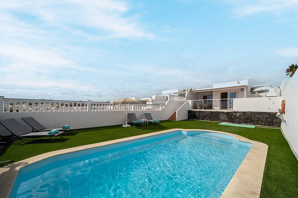 Casa vacanza a Tias a partire da 192€ a notte