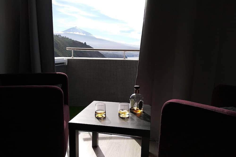 Apartamento entero, Vistas Teide Costa Terraza Mar Aparcamiento Netflix in La Matanza de Acentejo, Tenerife Norte