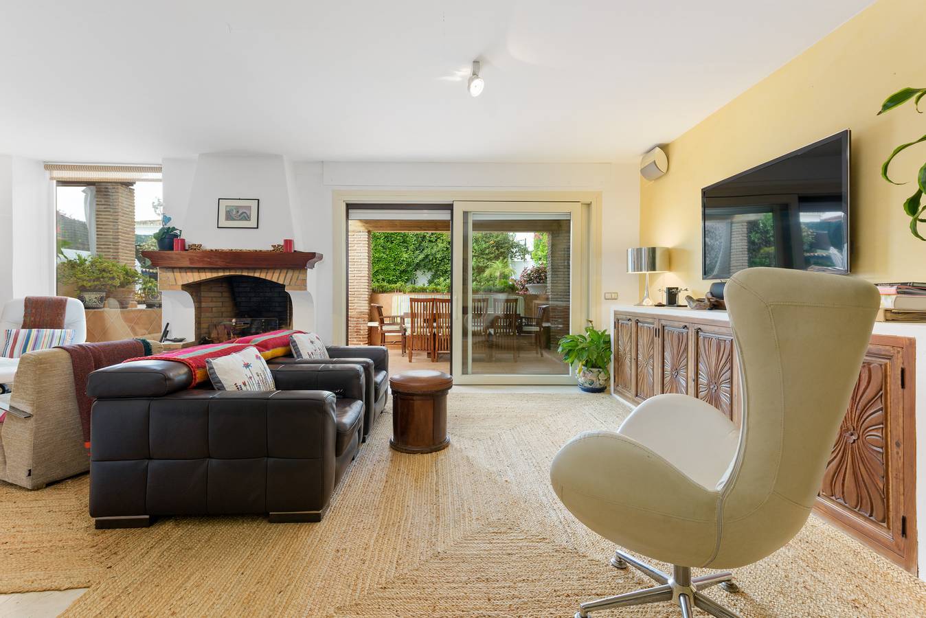 Villa 'Rio Verde' with Sea View, Wi-Fi and Air Conditioning in Golden Mile, Marbella