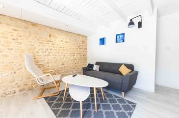 Gîte pour 4 personnes, avec jacuzzi et terrasse ainsi que piscine et jardin à Montamisé