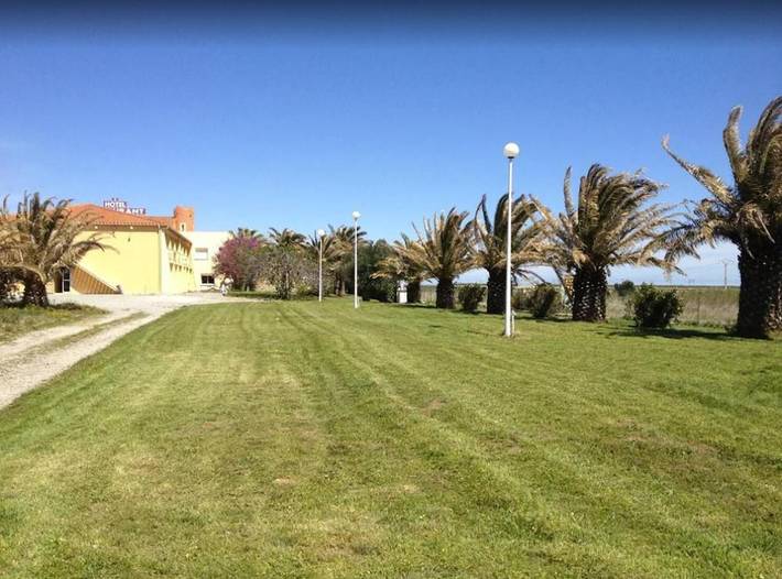 Hôtel pour 4 personnes, avec piscine et jardin à Tresserre - 4