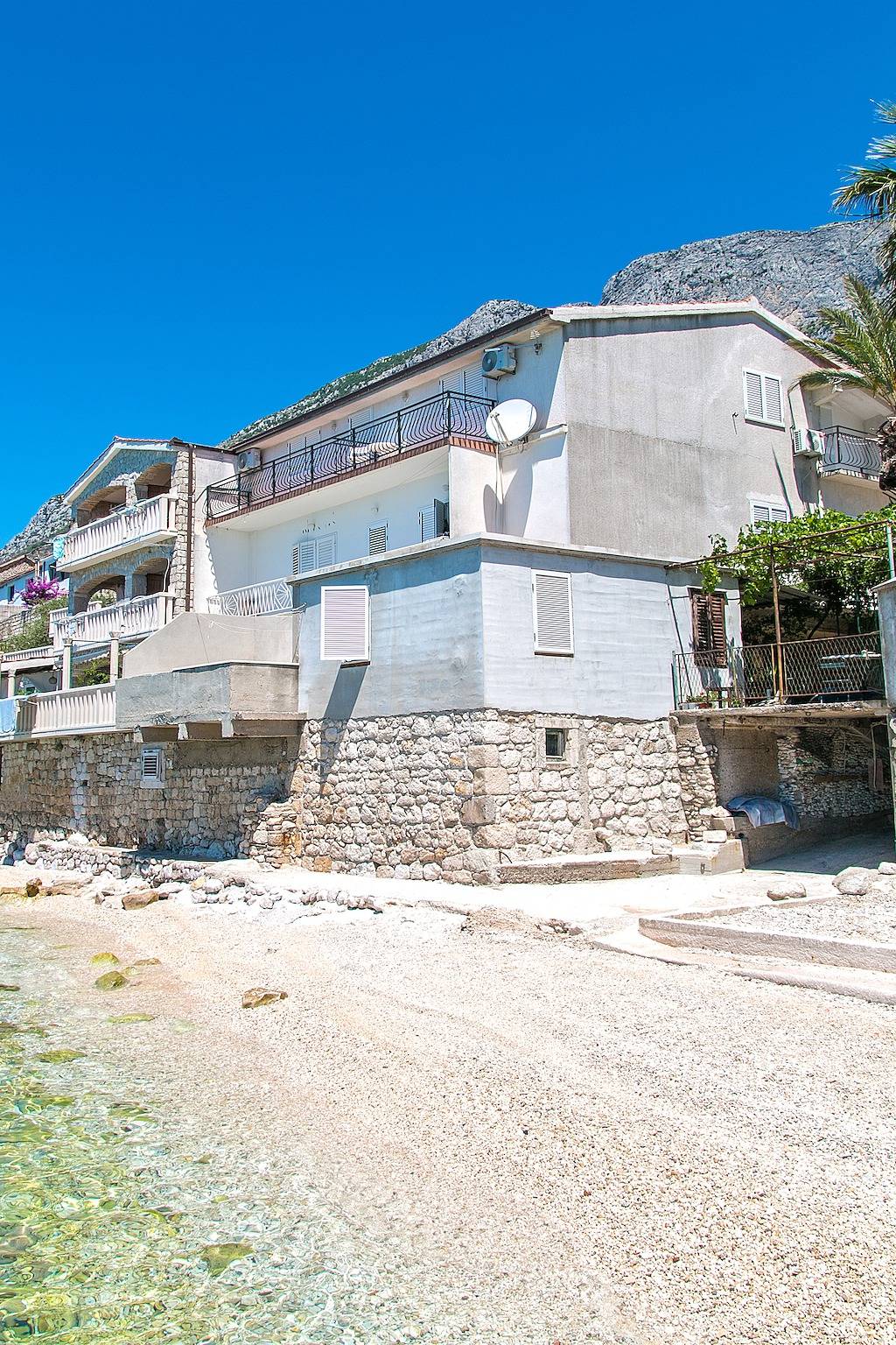 Ganze Wohnung, 1-Zimmer-Ferienwohnung am Strand Brist, Makarska A-15465-c in Brist, Makarska Riviera