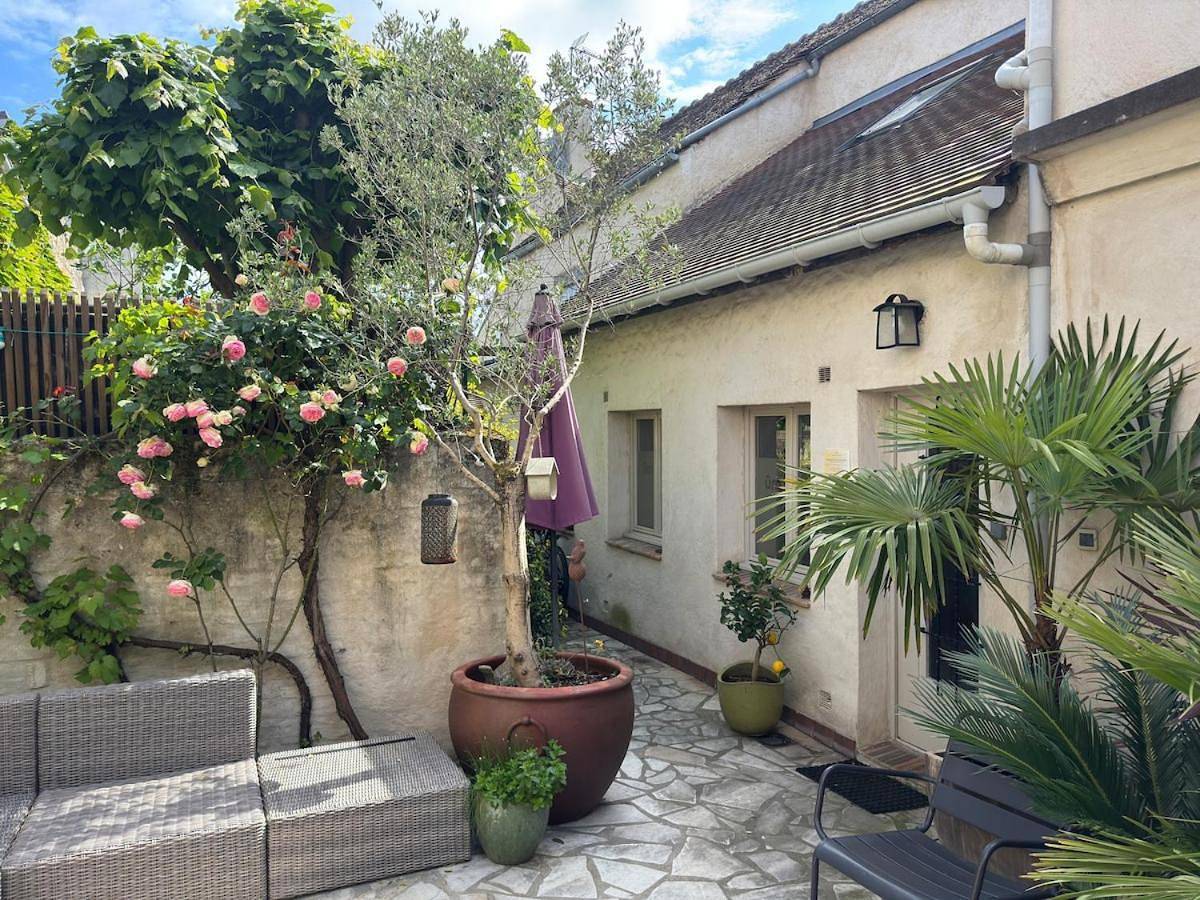 Appartement entier, One-Bedroom Apartment in Verneuil-sur-Seine, Yvelines