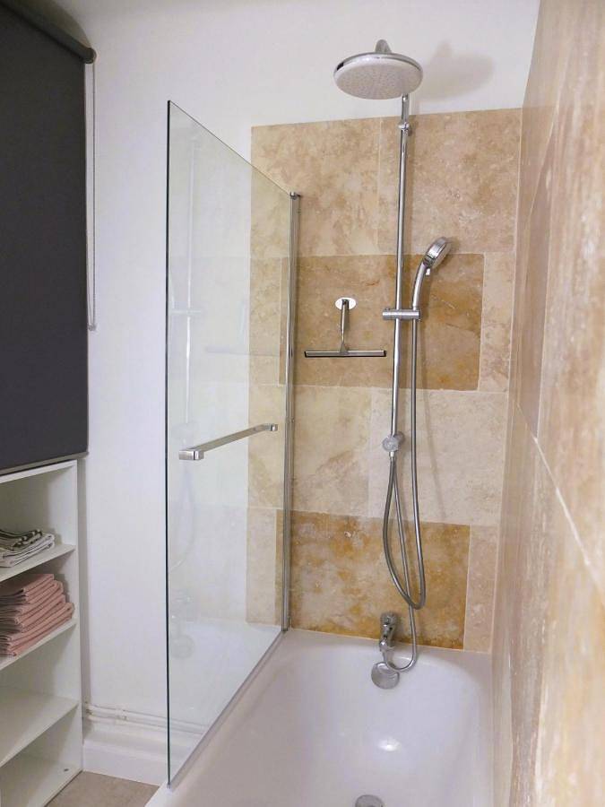 Gîte pour 2 personnes dans Office De Tourisme Du Pays Des Sorgues Et Des Monts De Vaucluse - 2