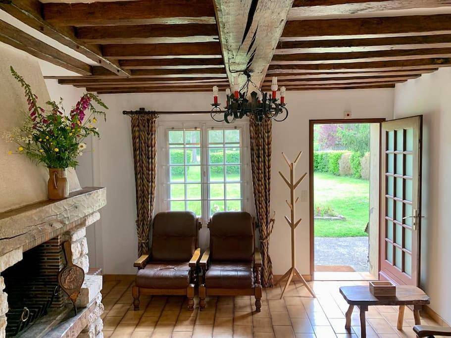 Maison normande avec grand jardin proche de la mer et de Paris in Beaumont-le-Roger, Région de Bernay