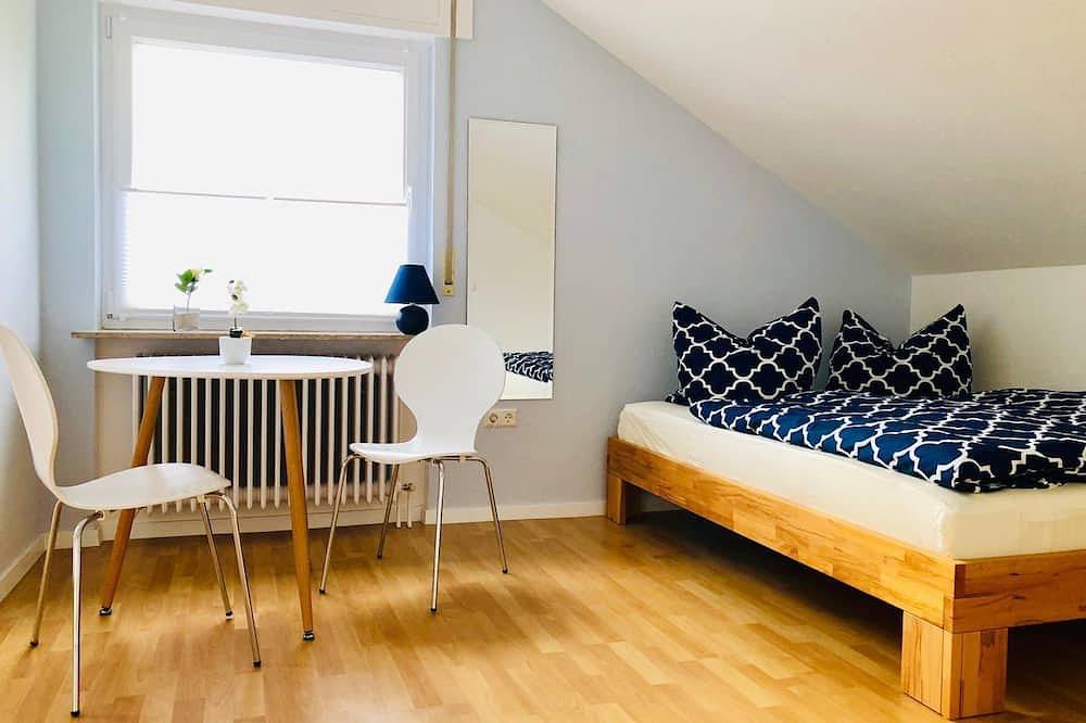 Ganze Wohnung, Familien-/ Komfortzimmer mit Gemeinschaftsbad in Lauchringen, Südschwarzwald