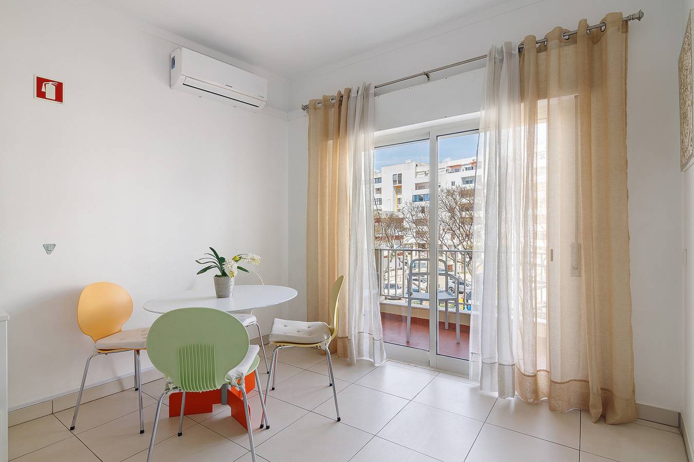 Ferienhaus 'Casa De Pardal' mit Balkon, Wlan und Klimaanlage in Cavacos, Quarteira