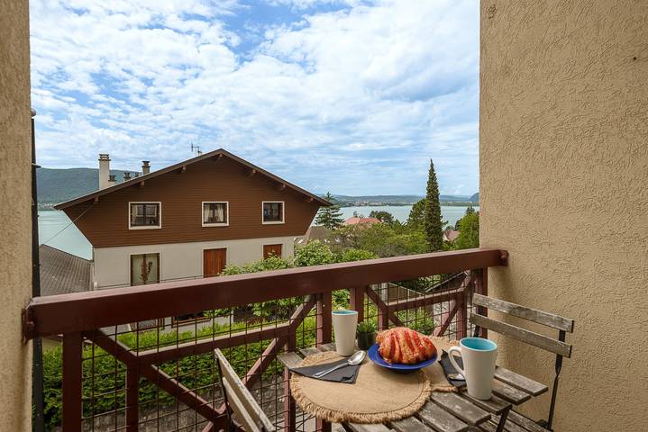 Gîte pour 4 personnes, avec balcon et vue sur le lac à Veyrier-du-Lac - 3
