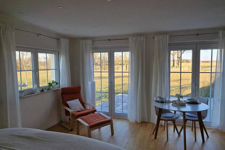 Ganze Wohnung, Ferienwohnung Weitblick³ Abendlicht Gemütliches , neues Appartement in Neusitz, Romantische Straße