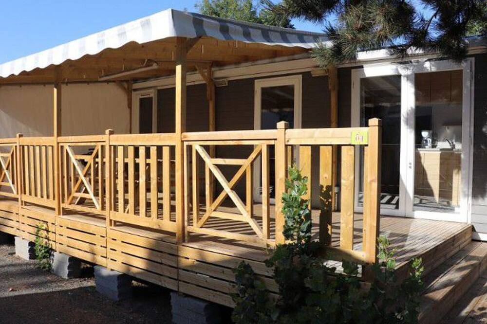 Mobil-home spacieuse avec terrasse à Bretignolles-sur-Mer in La Chaize-Giraud, Vallée de la Loire