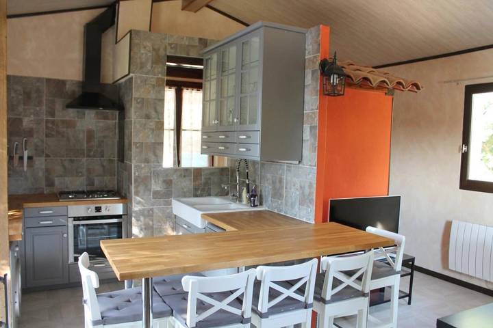 Location de vacances pour 6 personnes, avec jardin et piscine à Besse-sur-Issole - 4