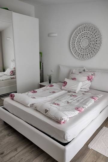 Gîte pour 3 personnes, avec piscine et terrasse à Cannigione