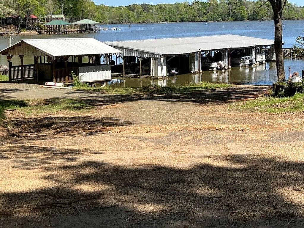 Cozy Cedar Waterfront Cabin 10 on Toledo Bend in Toledo Bend Reservoir