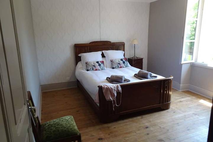 Location de vacances pour 13 personnes, avec jardin et balcon à Milhac - 2