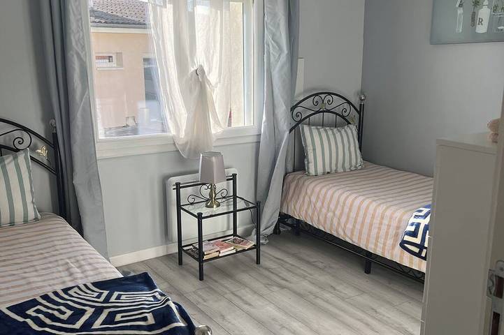 Gîte pour 6 personnes, avec terrasse à Charnay-lès-Mâcon - 4