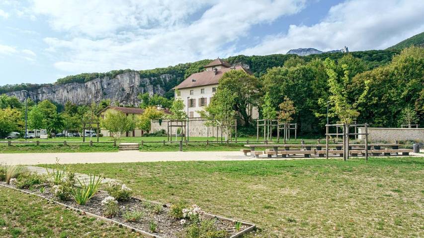 Location de vacances pour 2 personnes, avec jardin, animaux acceptés à Fontaine - 2