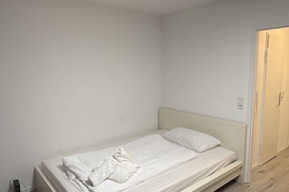 Ganze Wohnung, Modernes Apartment nahe Arena & Mercedes-museum in Stuttgart, Stuttgart Region