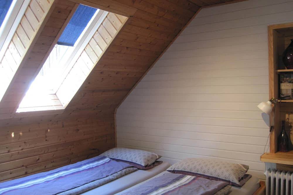 Ganze Wohnung, Helle Fewo im Obergeschoss mit gemütlicher Sitzecke in Schwandorf, Ostbayern