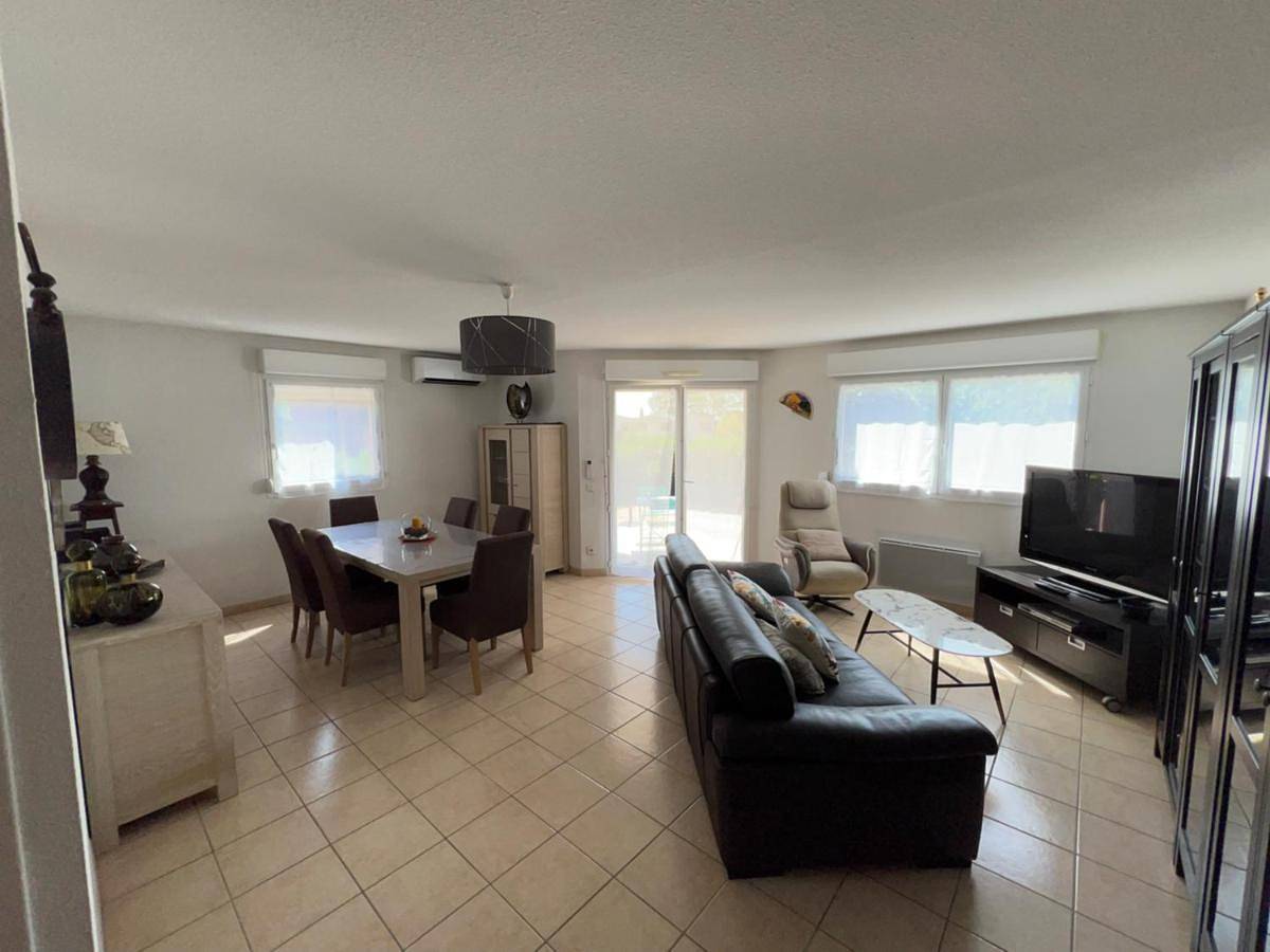 Appartement entier, Three-Bedroom Apartment in Saint-Christol-lès-Alès, Parc national des Cévennes