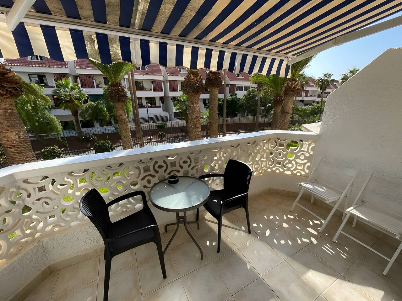 Entire apartment, Wonderful Holiday Home Vacation Rental in Playa de las Américas, Arona