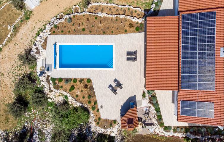 Ferienhaus für 10 Personen, mit Terrasse und Garten sowie Pool und Ausblick auf Rab - 4