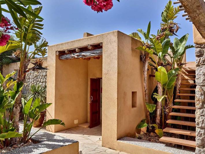 Ferienhaus für 9 Personen, mit Terrasse und Garten sowie Pool und Ausblick in Cala Carbó