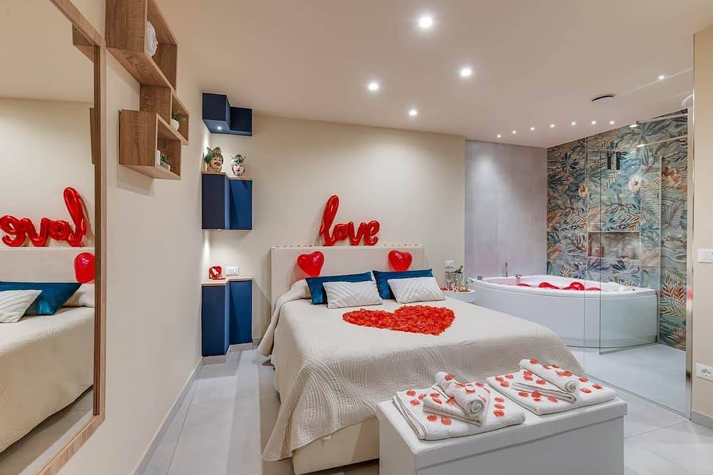 Love Suite by Biddizzi Rari - Suite romantica con Vasca Idromassaggio privata in Sciacca, Provincia di Agrigento