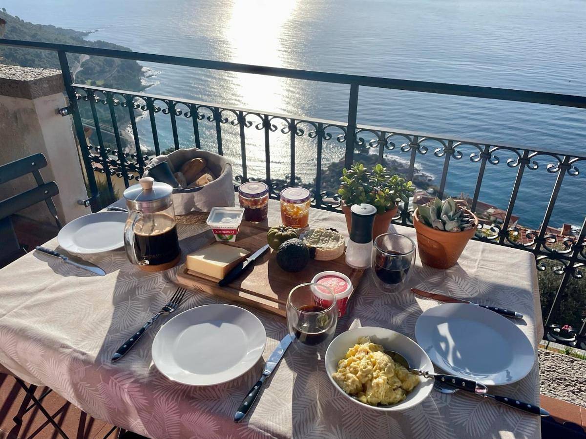 Villa Grimaldi in Grimaldi (Ventimiglia), Ventimiglia
