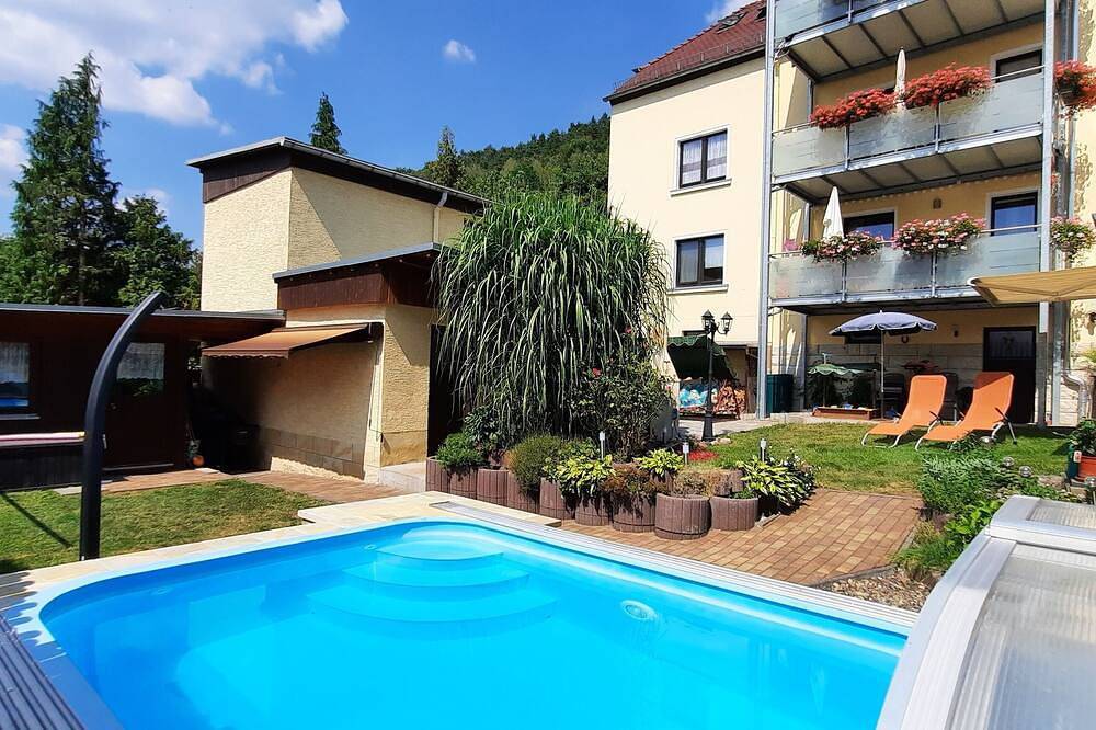 Ferienhaus mit Garten-und Poolbenutzung in Rathmannsdorf, Elbsandsteingebirge