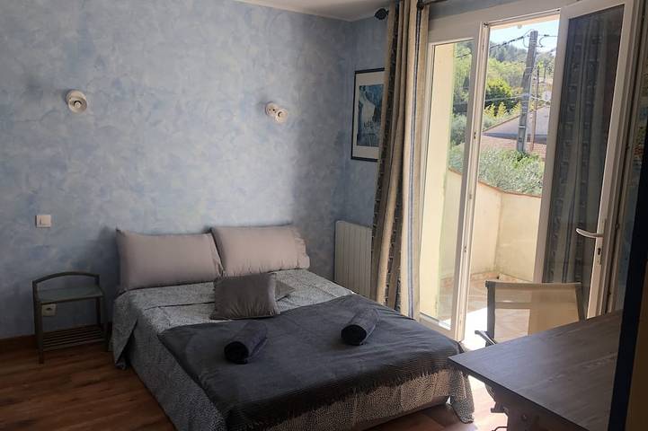 Location de vacances pour 8 personnes, avec Balcon et Jardin à Saint-Geniès-de-Comolas - 4