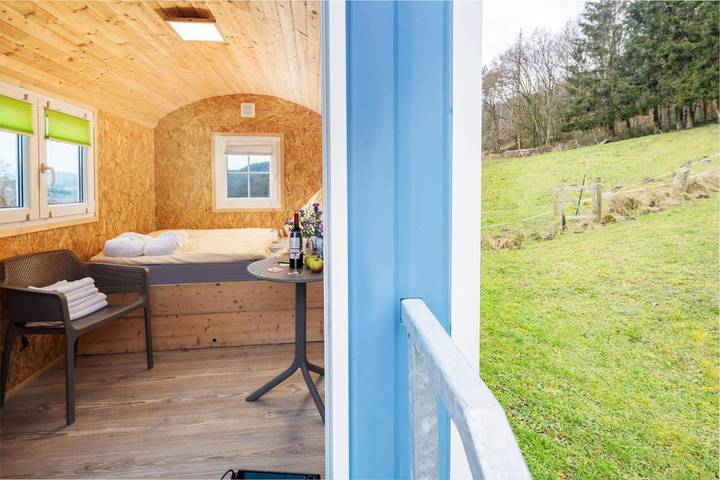 Camping für 2 Personen, mit Terrasse und Garten sowie Pool und Sauna in der Südeifel