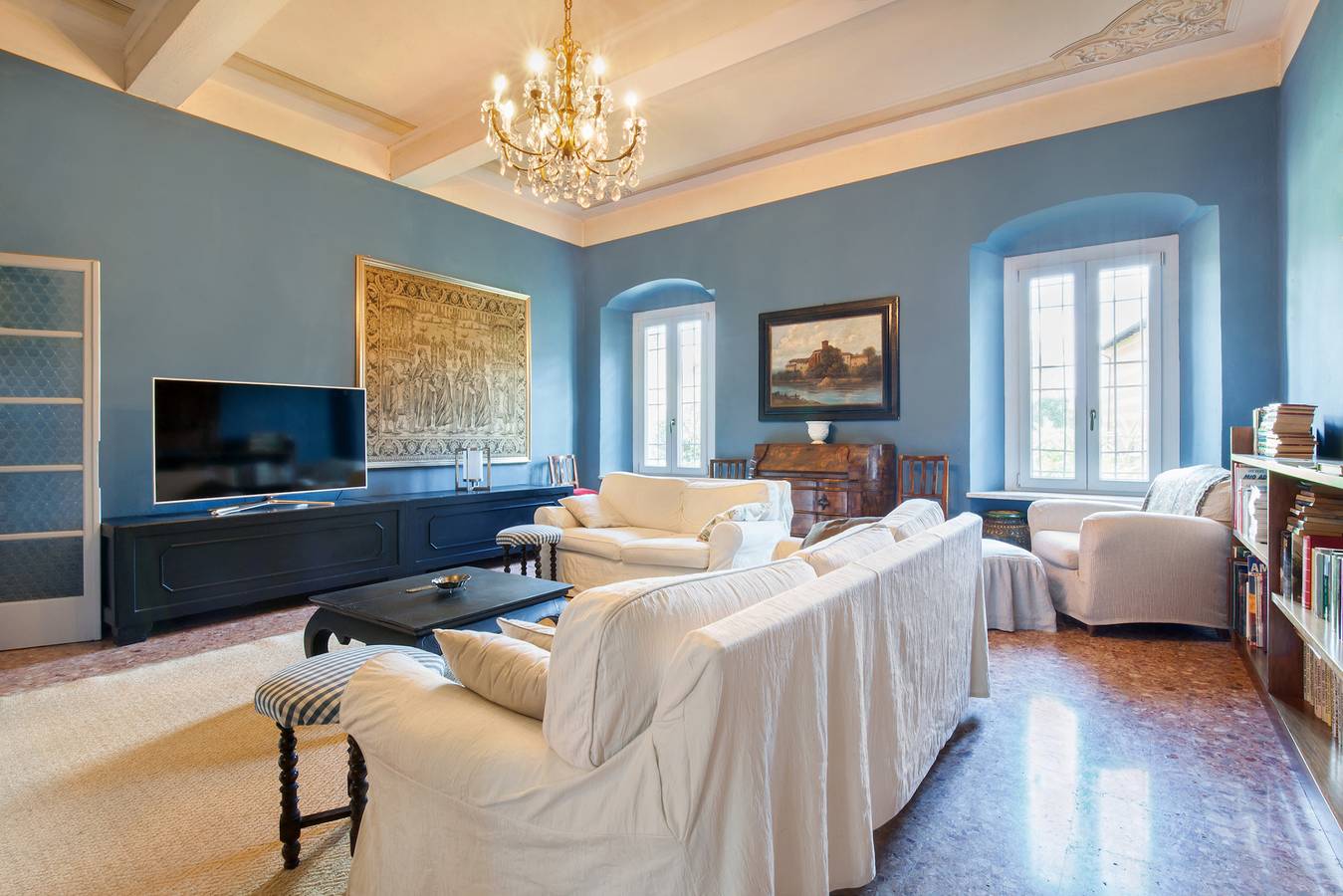 Villa L'Oleandra with Pool up to 12 People in Volta Mantovana, Provincia di Mantova