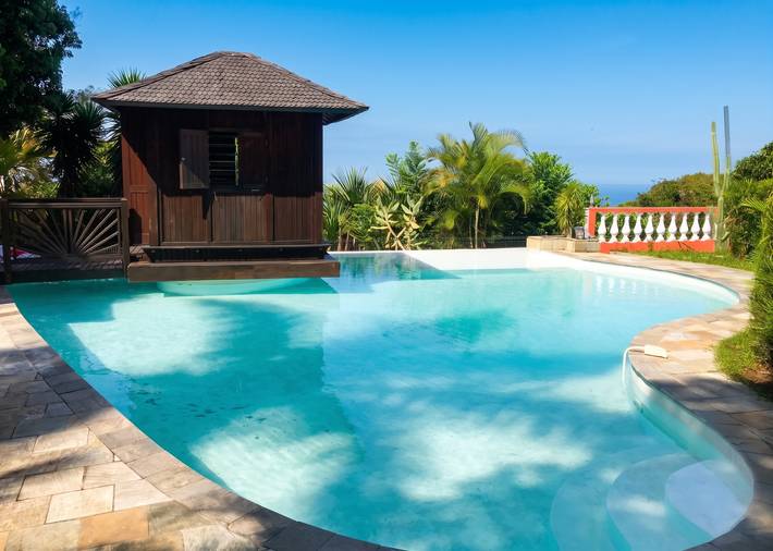 Bungalow para 4 personas, con terraza además de piscina y jardín - 1