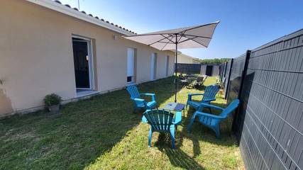 Gîte pour 8 personnes, avec jardin à Saint-Germain-d'Esteuil