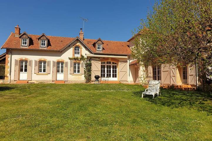 Maison de vacances pour 12 personnes, avec piscine ainsi que jacuzzi et jardin