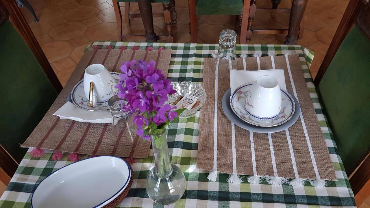 B&B La finestra sul bosco in Serralunga di Crea, Province d'Alexandrie
