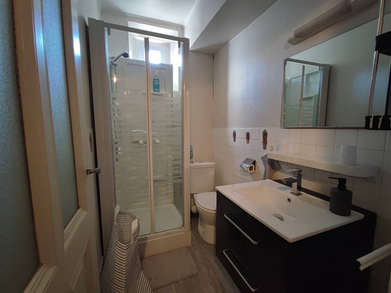 Entire studio, Studio with separate kitchenette in Aix-les-Bains in Aix-les-Bains, Chambéry region