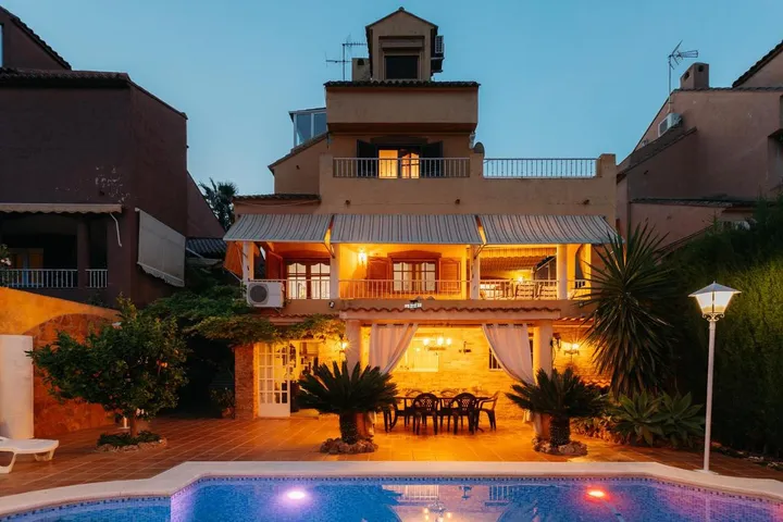 Maison de vacances pour 6 personnes, avec piscine et terrasse ainsi que jardin et vue - 1