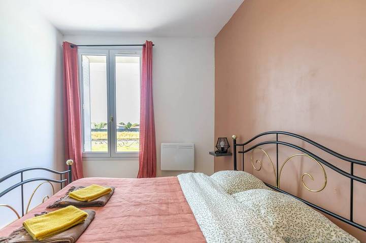 Location de vacances pour 12 personnes, avec jardin ainsi que balcon et jacuzzi à Thésée - 4
