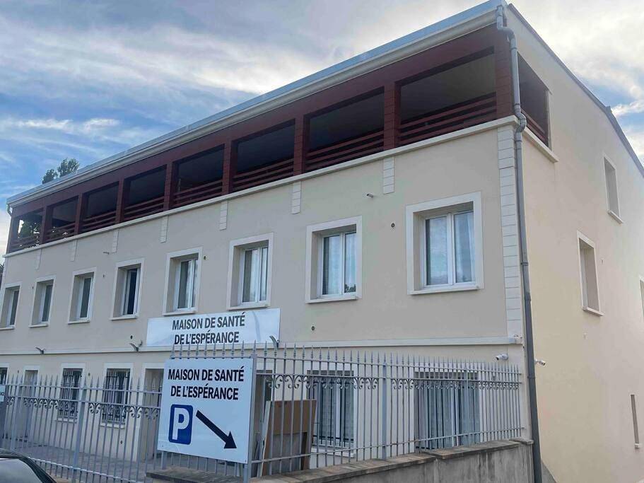 Appartement entier, L7 -Villiers-le-Bel proche Aéroport Roissy Charles De Gaulles & Paris in Villiers-le-Bel, Val-d'Oise