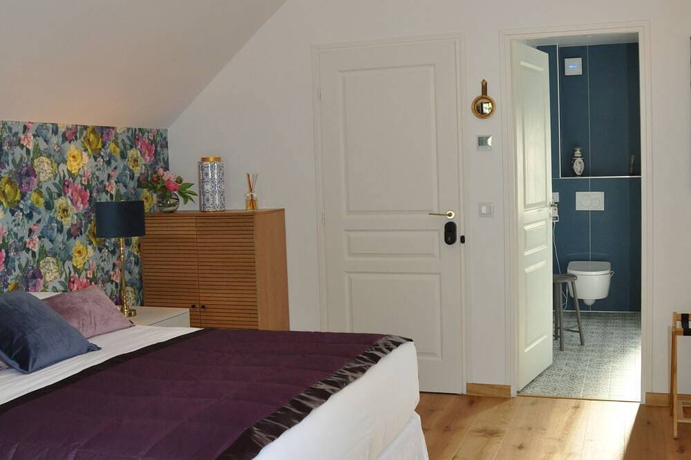 New - Bed and Breakfast and rooftop - center of L'isle Adam - Le clos de l'Isle in L'Isle-Adam, Valle del Oise