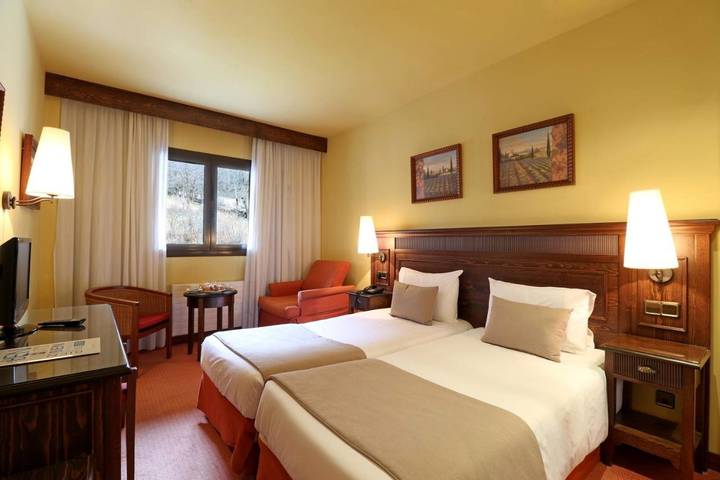 Hôtel pour 2 personnes, avec vue ainsi que jardin et piscine dans Vielha - 3