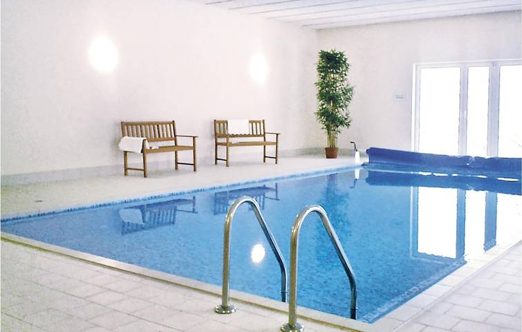 Ferienhaus für 34 Personen, mit Terrasse und Garten sowie Pool und Sauna in Uckermark - 3