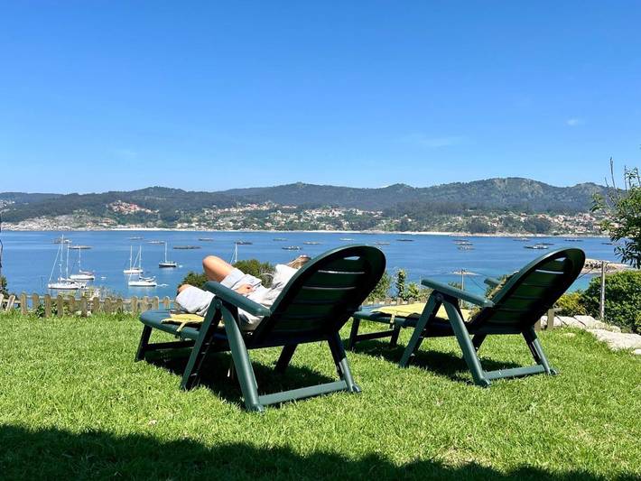 Ferienhaus für 4 Personen, mit Balkon und Terrasse sowie Garten und Ausblick in Cangas