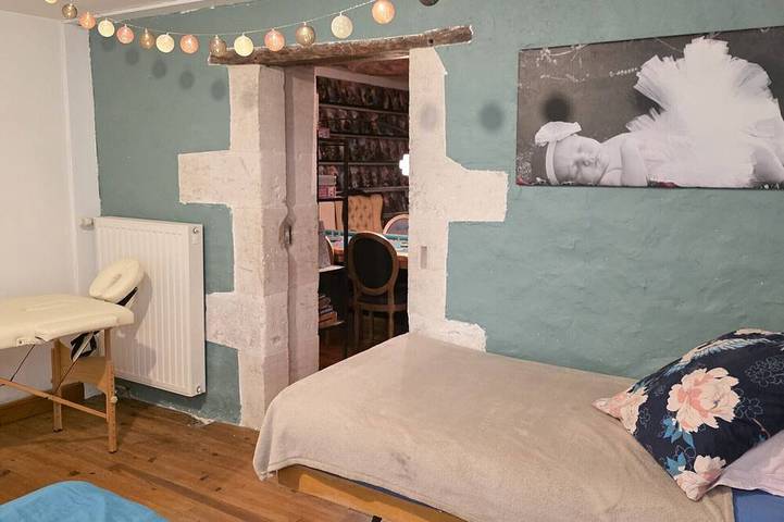 Location de vacances pour 8 personnes, avec jardin et terrasse à Criteuil-la-Magdeleine - 3