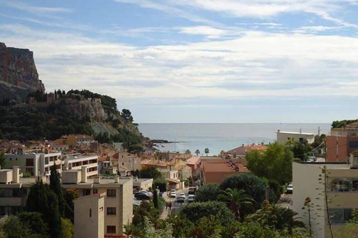 Ferienwohnung für 4 Personen, mit Terrasse in Calanques